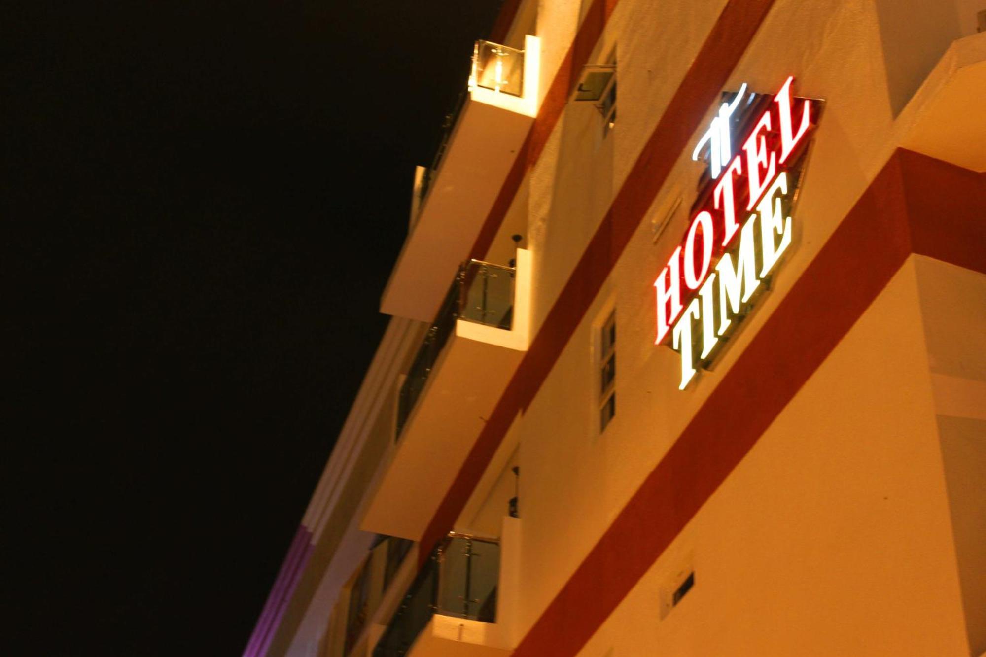 Hotel Time Boutique Nilai Exteriör bild